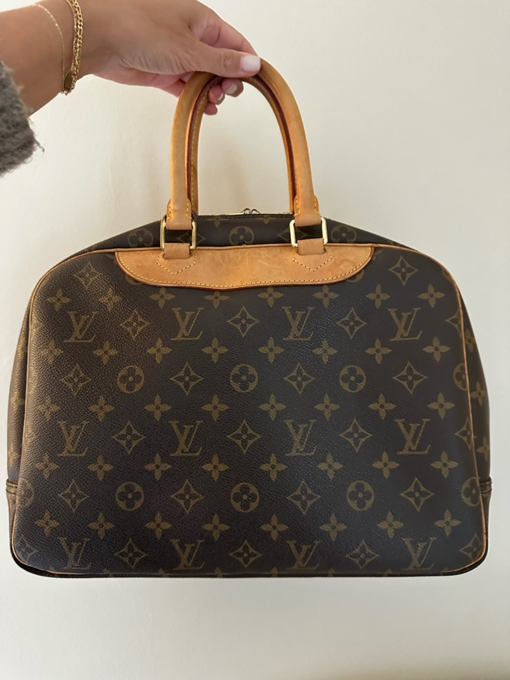 Authentic Louis Vuitton Monogram Deauville